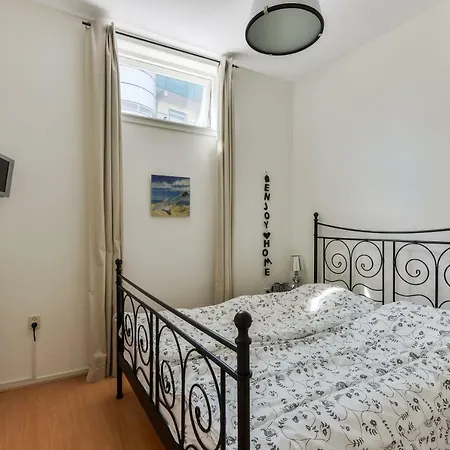 Monumental Tiny House Apartman