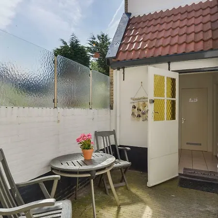 Monumental Tiny House Apartman